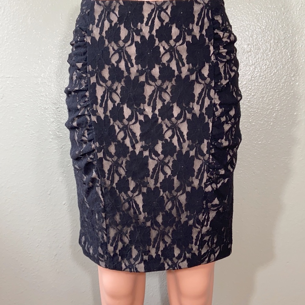 Stooshy Stretch Lace Pencil Skirt